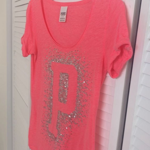 VICTORIA SECRET /PINK !!! THIS SHIRT can be DAY or NIGHT 💤💤 GLITTER LETTERS 🐙 - Picture 6 of 6